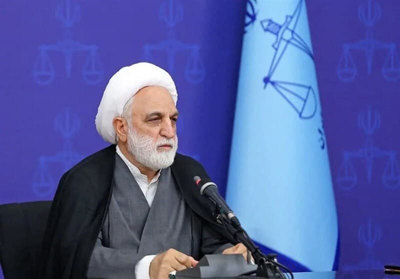 اژه‌ای: به بهانه اقتضائات جنگی، مجوز عدول از شرع و قانون صادر نشود
