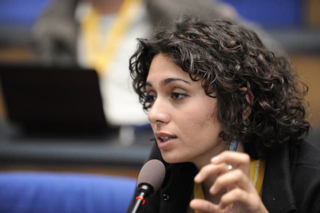 انتقاد به شکل حضور پگاه آهنگرانی در فستیوال کنِ امسال