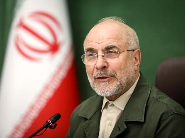 قالیباف: اگر ۲ دیوار بسازید، یکی از نیویورک تا ساحل غربی و دیگری از لس‌آنجلس تا ساحل شرقی، طول کل آن هنوز حدود هزار کیلومتر از مرزهای ایران کمتر است؛ در محاصره کشوری با این مرزها موفق باشید/ پی‌نوشت: «وزیر جنگ آمریکا: یک کیلومتر = ۰.۶۲ مایل!»