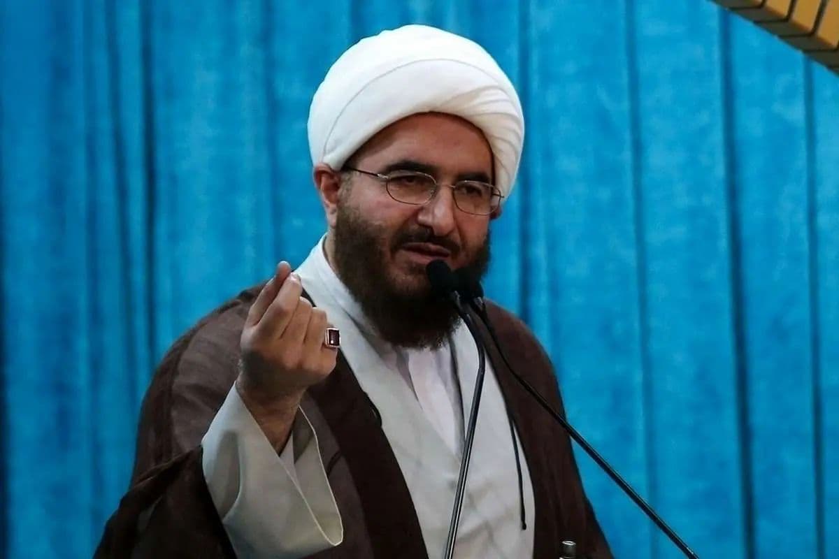 امام جمعه تهران: امروز هر صدایی که به اختلاف بلند شود، چه نماز شب بخواند و چه نخواند، عامل شیطان است؛ باید حاشیه‌سازی پرهیز نمود