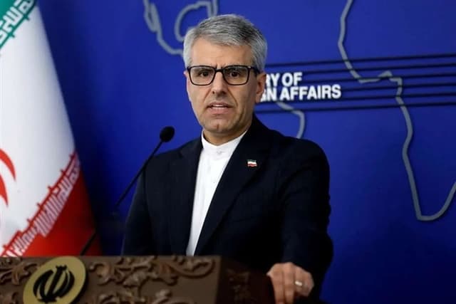 سخنگوی وزارت خارجه: وزارت خارجه مجری سیاست‌های نظامی در حوزه دیپلماسی است/ موظف هستیم تا تصمیمی که به ما ابلاغ می‌شود را بی کم و کاست اجرا کنیم/ آمریکا رفتار مذاکراتی متعارفی ندارد؛ در مواجهه با چنین دشمنی باید با جدیت بیشتری وارد عمل شد