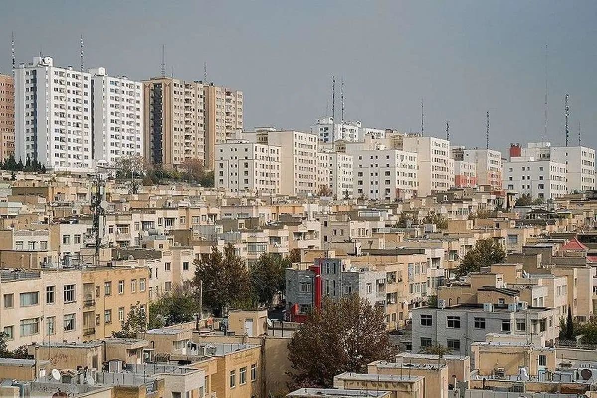 انجمن صنعت ساختمان: کف قیمت ساخت مسکن بدون هزینه زمین و انواع مجوزها، برابر ۴۰۰ دلار به ازای هر متر مربع است؛ یعنی ۶۰ میلیون تومان