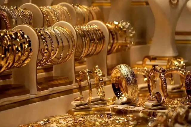 یک خبرگزاری دولتی: هر گرم طلا ۱۸ عیار ۱۹ میلیون و ۴۰۰ هزار تومان شد؛ هر قطعه تمام سکه طرح جدید هم ۱۹۷ میلیون تومان