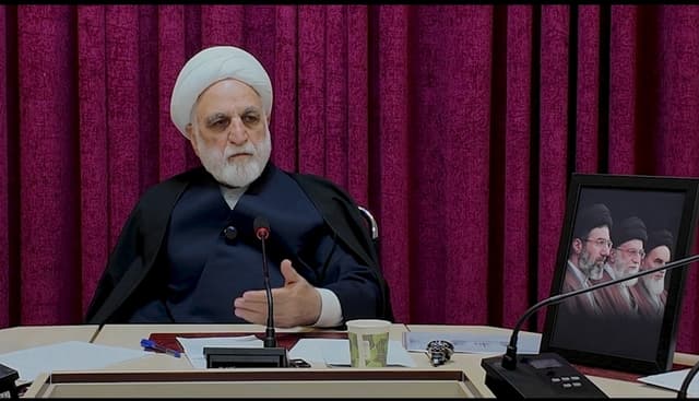 رئیس قوه قضائیه: با خناسانی که آب به آسیاب دشمن می‌ریزند، قطعاً برخورد در چارچوب موازین قانونی صورت خواهد گرفت/ جای نگرانی نیست؛ پیروز نهایی برای جمهوری اسلامی ایران و جبهه حق است