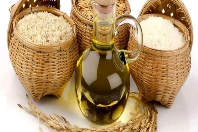 گزارش مرکز آمار از تورم نقطه‌ای اقلام اساسی خوراکی: تورم روغن جامد به ۳۷۵ درصد، برنج خارجی ۲۰۹ درصد و سس مایونز به ۱۹۰.۱ درصد رسیده/ کمترین میزان تورم که متعلق به کره حیوانی است، ۴۸ درصد است