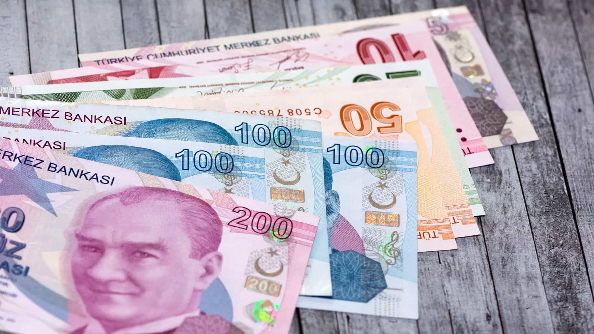 قیمت لیر، امروز یکشنبه ۲۷ اردیبهشت ۱۴۰۵