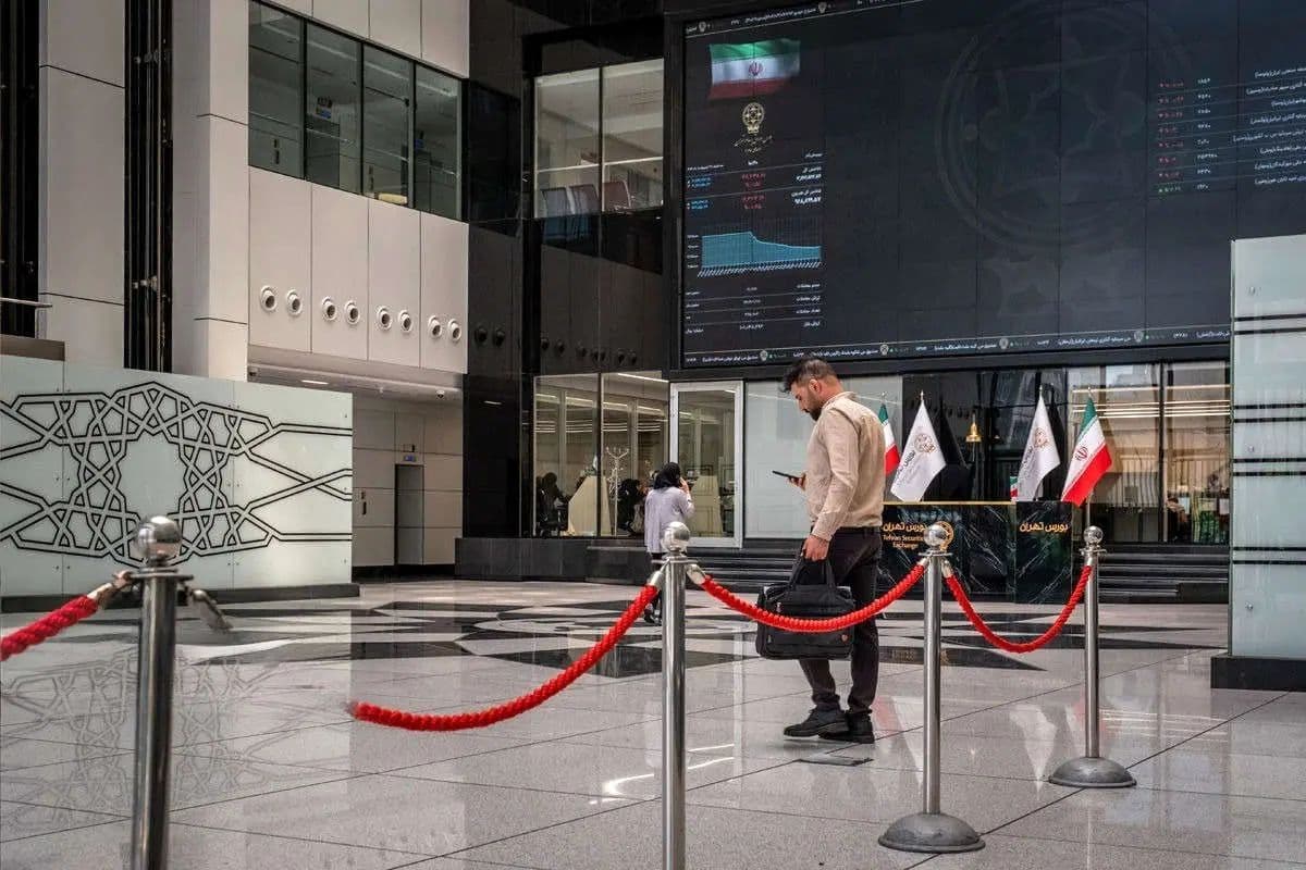 آغاز به کار بورس ایران بعد از ۸۰ روز/ ۴۲ نماد بزرگ که حدود ۳۵ درصد از ارزش بازار را تشکیل می‌دهند، به دلیل آسیب‌های ناشی از جنگ بسته ماندند
