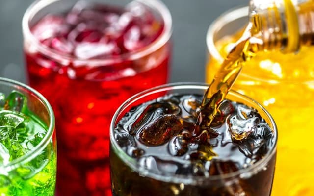 چرا نباید نوشابه سیاه بخورید؟