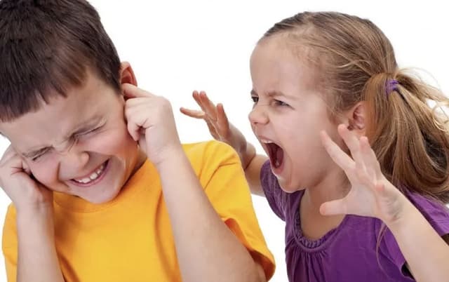 چگونه کودک عصبانی را آرام کنیم؟