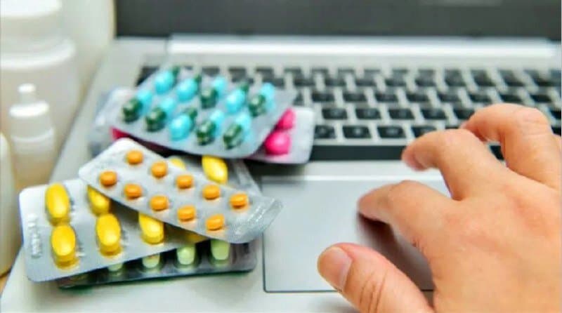 ابلاغ توافقنامه جدید برای عرضه اینترنتی دارو / تحول دیجیتال در ۱۸۰۰۰ داروخانه