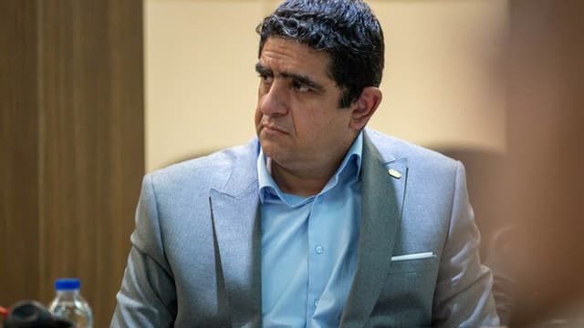 انتقاد یک عضو اتاق ایران از مداخلات ارزی/ ارز صادراتی متعلق به بخش خصوصی است