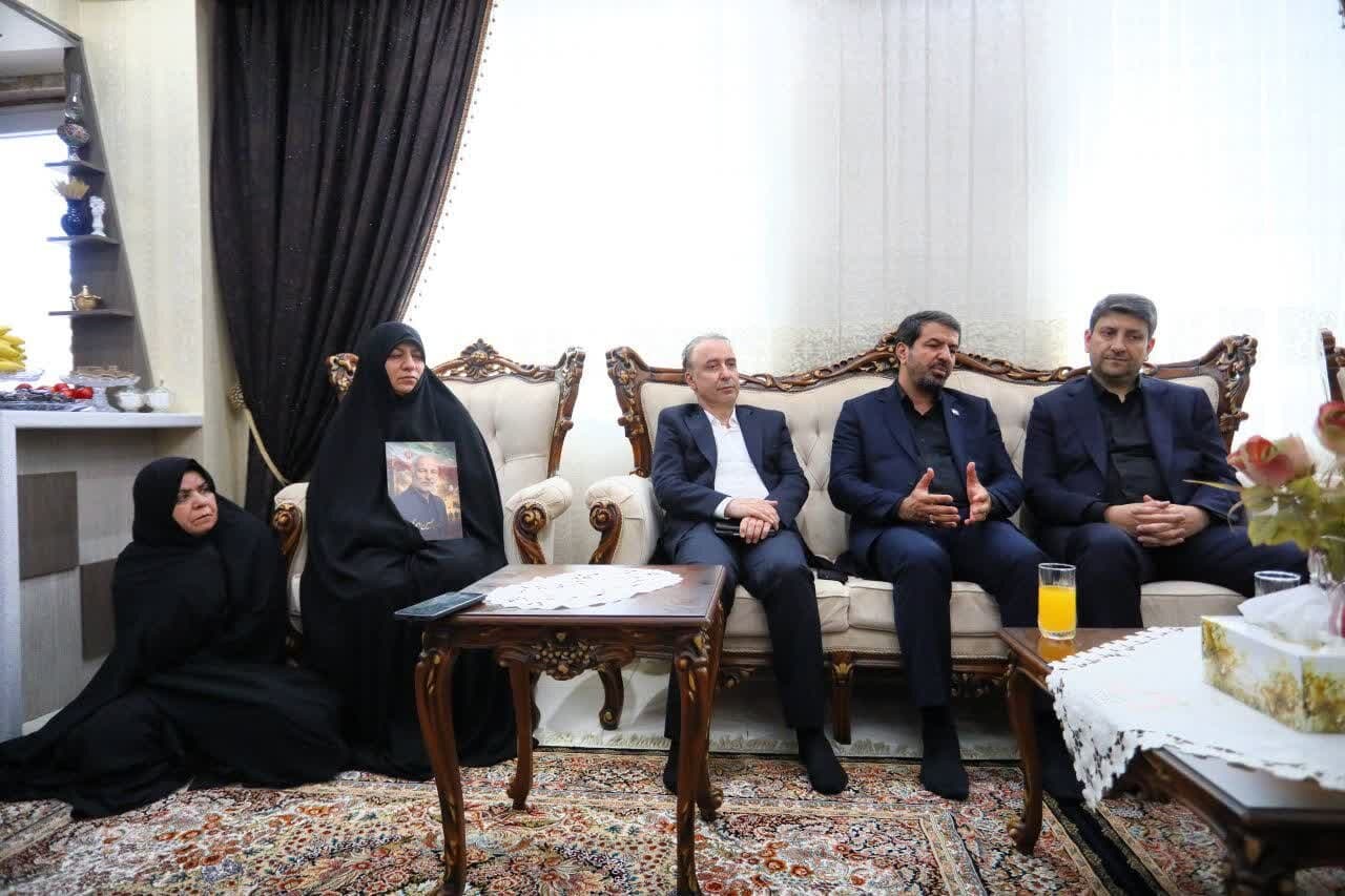 وزیر ارتباطات: زیرساخت‌های ارتباطی کشور مدیون مجاهدت شهداست