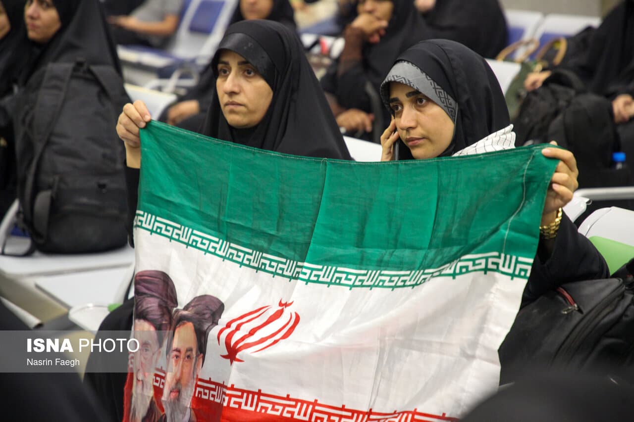 نکاتی برای حفظ آب بدن و پیشگیری از گرمازدگی در مراسم تشییع رهبر شهید انقلاب