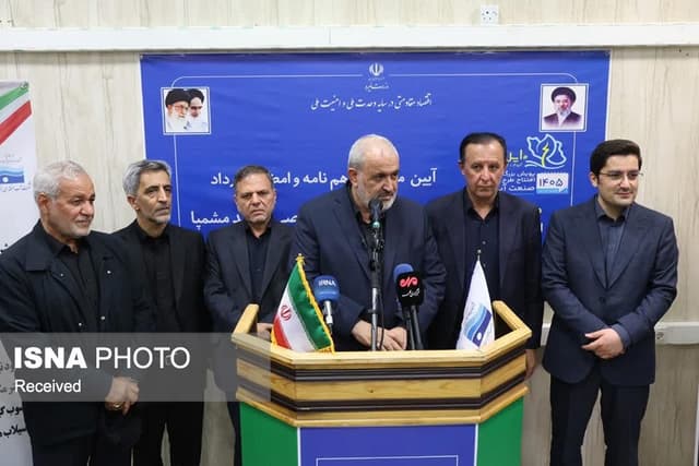 وزیر نیرو: کاهش ۵ درصدی مصرف برق در زنجان به تأمین برق مناطق جنوبی کشور کمک کرد