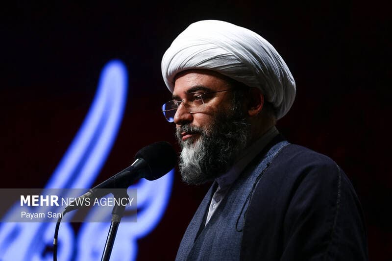 حجت الاسلام قمی: مردم طرفدار عزت ایران اند و از آن نمی گذرند