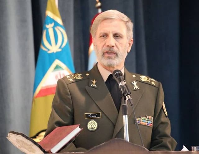 فرمانده ارتش: آماده‌تر از همیشه در برابر هرگونه تهدید می‌ایستیم
