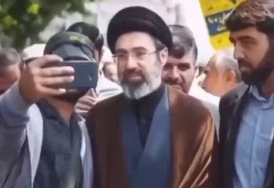 فیلمی دیده نشده از رهبر انقلاب آیت‌الله سید مجتبی خامنه‌ای