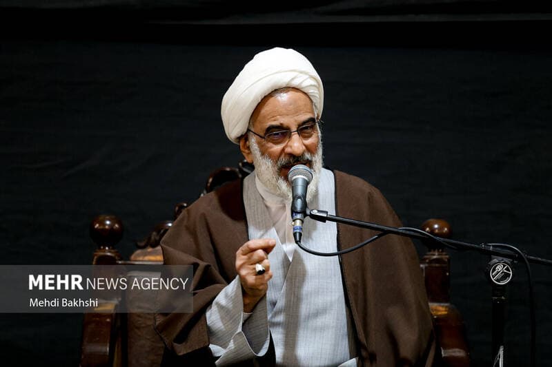 حاجی صادقی: تنگه هرمز را باید تنگه تنگسیری نامید
