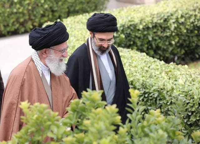 از خامنه‌ای اوّل تا خامنه‌ای ثانی!