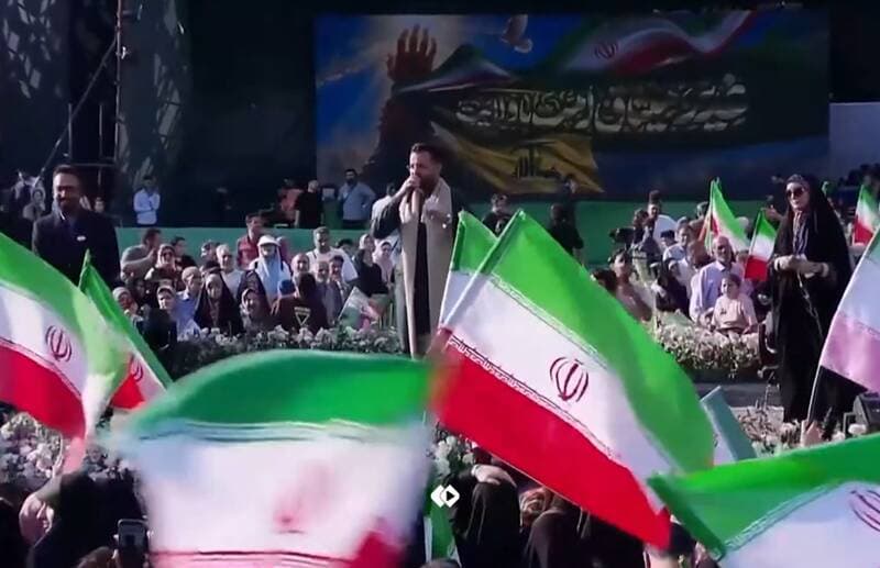 فیلم/ اجرای "علی‌ شیر خدا" توسط خواننده پاکستانی در جشن غدیر