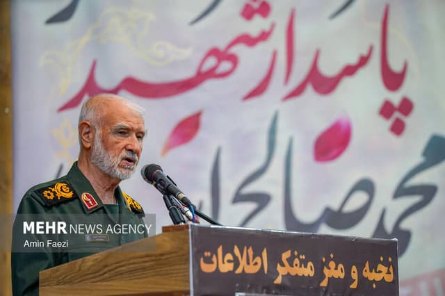 سردار اسدی: جنایات صهیونیست‌ها در ضاحیه بی‌پاسخ نخواهد ماند