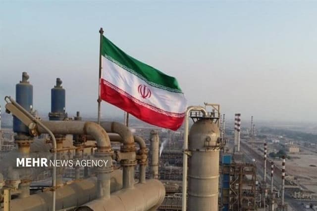 نفت سبک و سنگین ایران زیر ۸۱ دلار