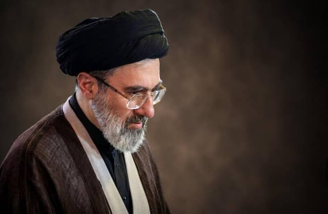ادعای واکنش رهبری به نامه رئیس جمهور در فضای مجازی از اساس کذب و خلاف واقع است/ مطالبی که موجب دودستگی در جامعه و زمینه‌ساز نسبت‌های نادرست به مسئولان ‌شود، در جهت اهداف دشمنان است