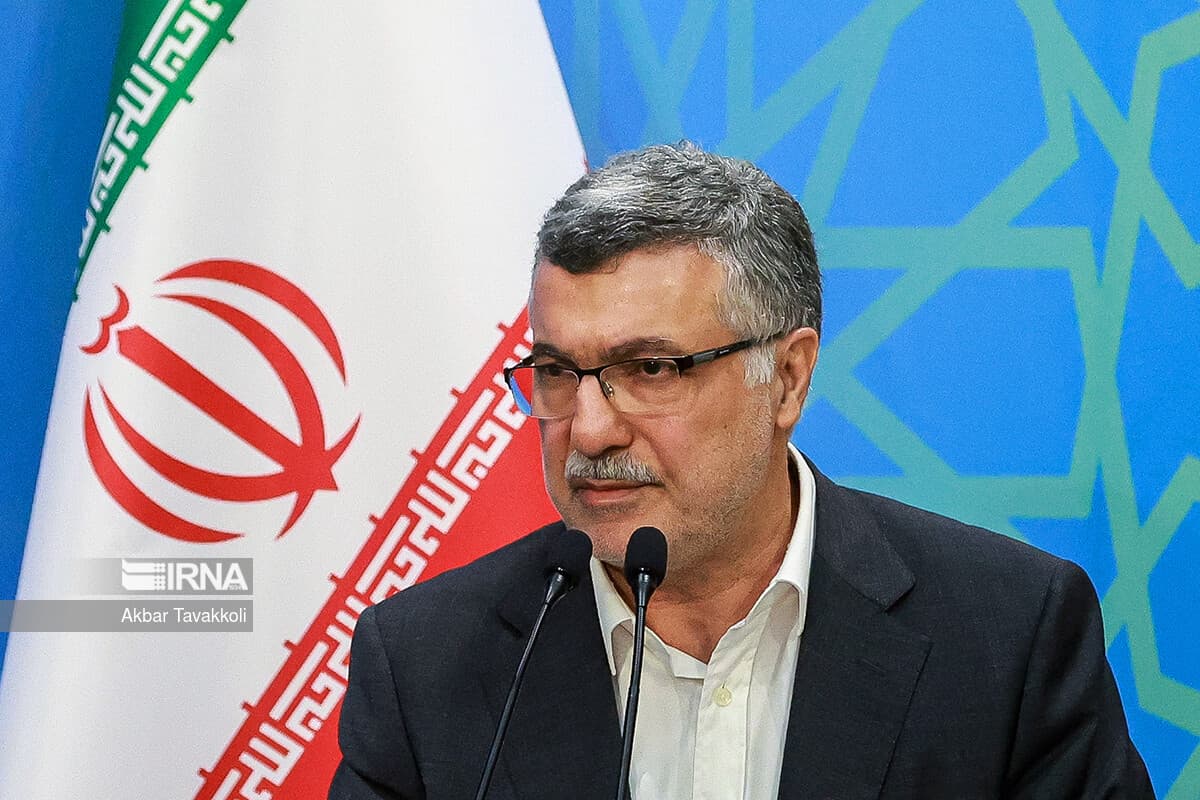 وزیر بهداشت: ثبت هنری واقعیت‌های جنگ برای درک حقیقت آن دوران ضروری است