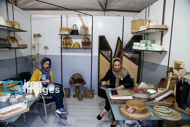 برپایی هزار نمایشگاه مشاغل خانگی/ نرخ مشارکت اقتصادی زنان 18 درصد است