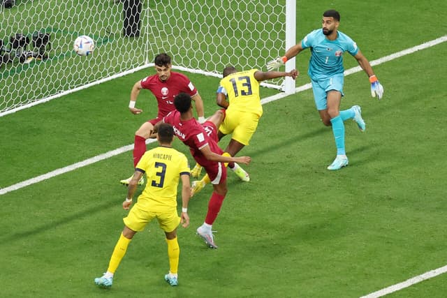 قطر بیرقیب در باخت