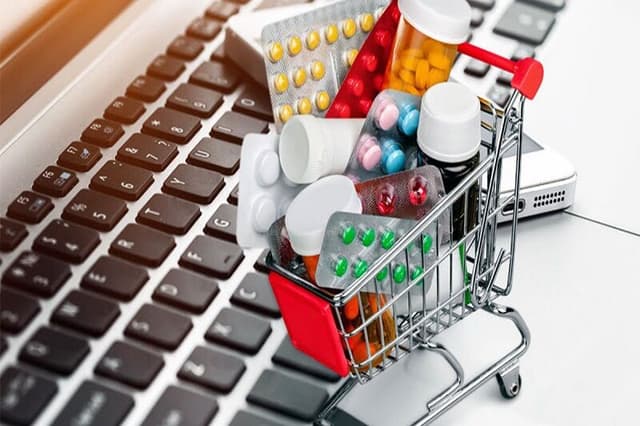 سازمان غذا و دارو به هیچ وب‌سایت یا سکوی اینترنتی مجوز فروش دارو و مکمل نداده است