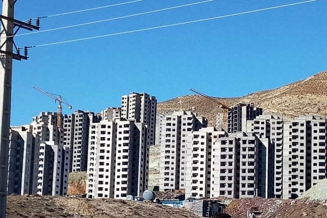 تکمیل پروژه‌های نیمه‌تمام مسکونی در اولویت باشد/ توقف رهاشدگی ساخت‌وساز با اصلاح قانون