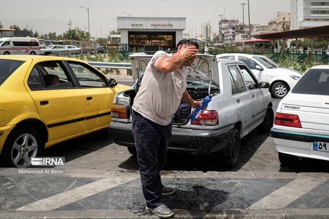 هشدار درباره گرمازدگی/ آب فراوان بنوشید و منتظر تشنه شدن نمانید