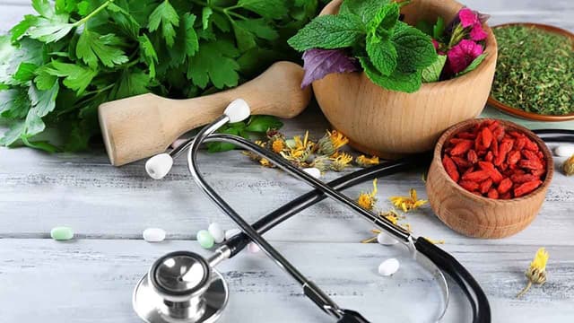 تأکید بر همگرایی طب ایرانی با نظام سلامت و تقویت پژوهش‌های ملی در حوزه طب ایرانی