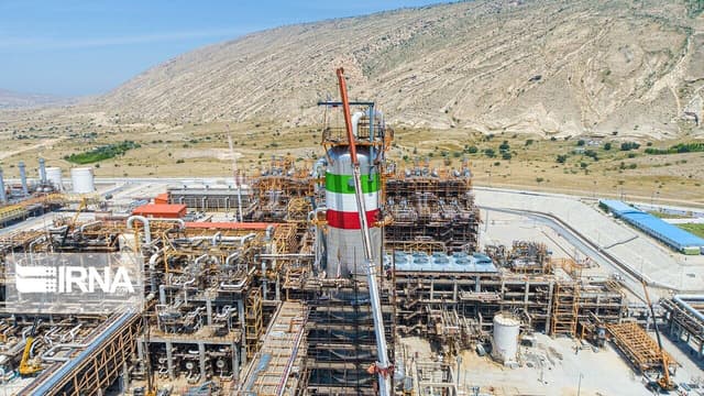 آمادگی پتروشیمی های عسلویه برای بازگشت به مدار تولید+فیلم