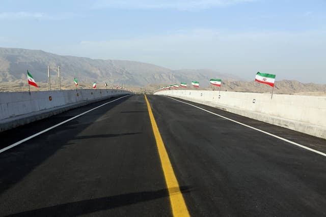 گام مهم راهداری هرمزگان در ایمن‌سازی مسیرها با افتتاح پل شهدای خورگو