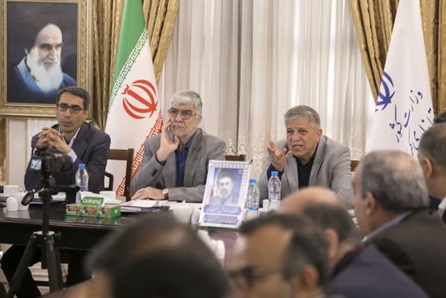 معاون بنیاد مسکن: واحدهای نیازمند اسکان موقت تا ۱۰ روز آینده تعیین تکلیف می‌شوند