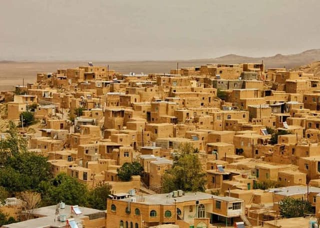 «قلعه بالا» گزینه اول ایران برای ثبت جهانی و میزبان جشن روز ملی بومگردی + عکس
