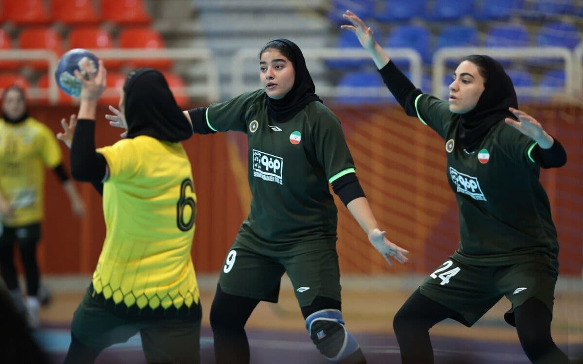 نبرد قهرمانی در دیار نصف‌جهان