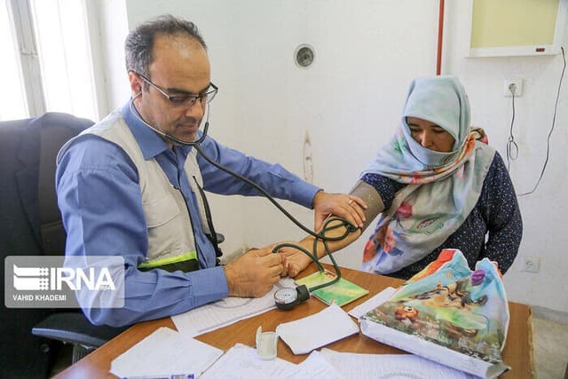 تحقق عدالت در سلامت از مسیر نظام ارجاع و پزشک خانواده/جنگ مانع حرکت ما به سمت جلو نمی‌شود 