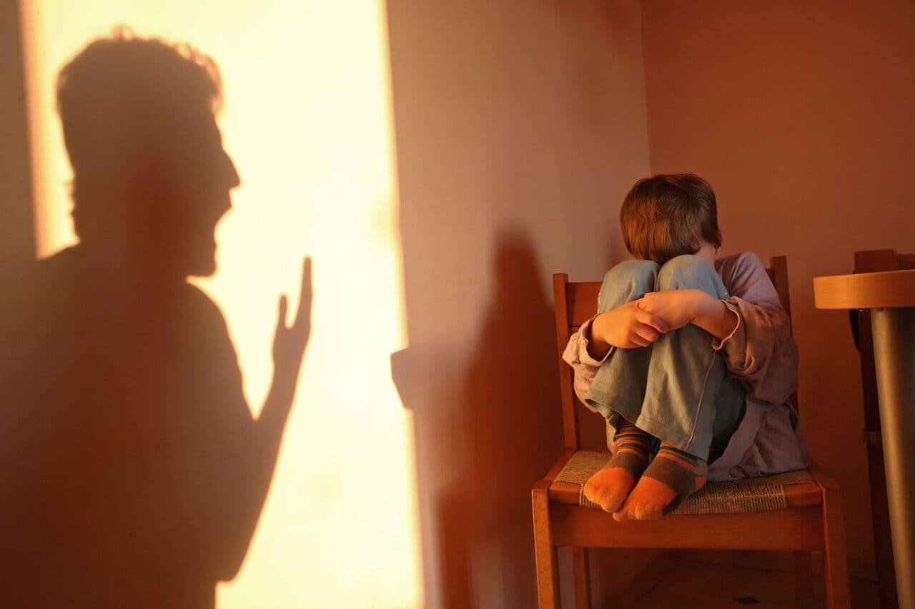پرخاشگری والدین؛ سمی برای مغز کودک