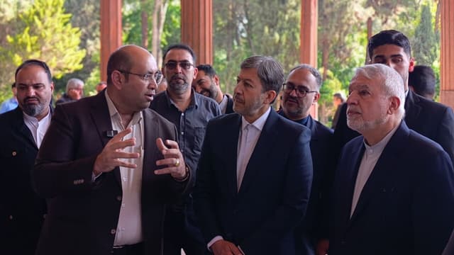 وزیر میراث‌فرهنگی از آثار تاریخی متاثر از جنگ تحمیلی سوم در اصفهان بازدید کرد