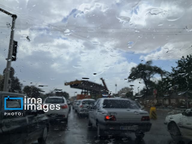 تهرانی‌ها منتظر وزش باد و کاهش دما باشند/ احتمال بارندگی تابستانی در روزهای آینده