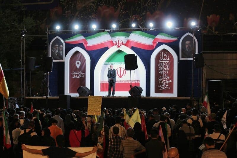 صالحی: پرچم ایران همه مردم را با وجود اختلاف سلایق حول محور خود گردآورد