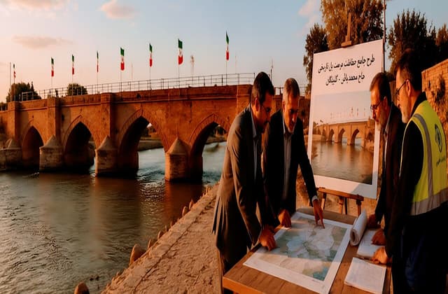 نصب پیاده‌رو بر روی پل «قاضی زاهد» گلپایگان موقتی است