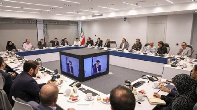 معاونت علمی به دنبال تدوین نقشه‌راه جدید صادرات داروهای دانش‌بنیان