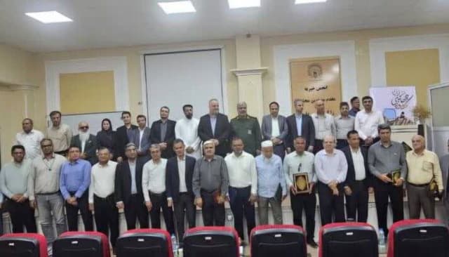 بستک سنگر طلایی امنیت غذایی در غرب هرمزگان/ تجلیل از ۸۰ فعال صنعت طیور