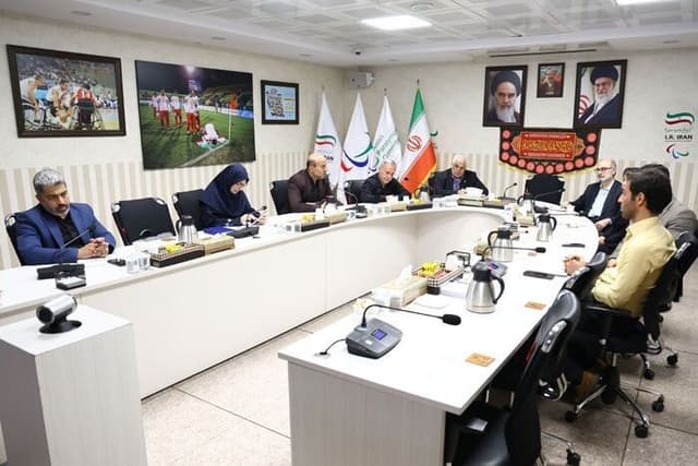 نشست مشترک کمیته پارالمپیک و مرکز آسیب دیدگان جنگ برگزار شد