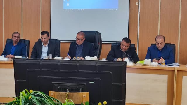 معاون وزیر تعاون: کارفرمایان از کمبود نیروی کار ماهر گلایه دارند + فیلم