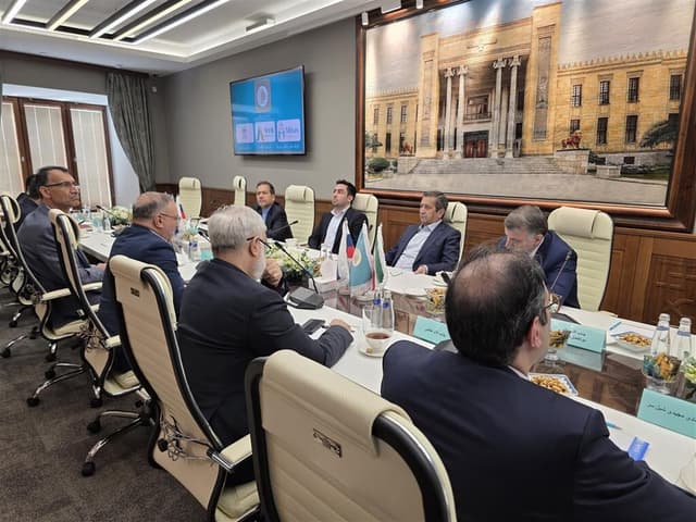 تأکید رئیس کل بانک مرکزی بر تقویت کریدور شمال  و توسعه تأمین مالی تجارت ایران و روسیه